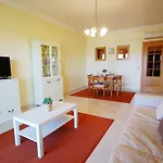 Apartment Coelha Beach - Pool - Free Wi-Fi - Air Con